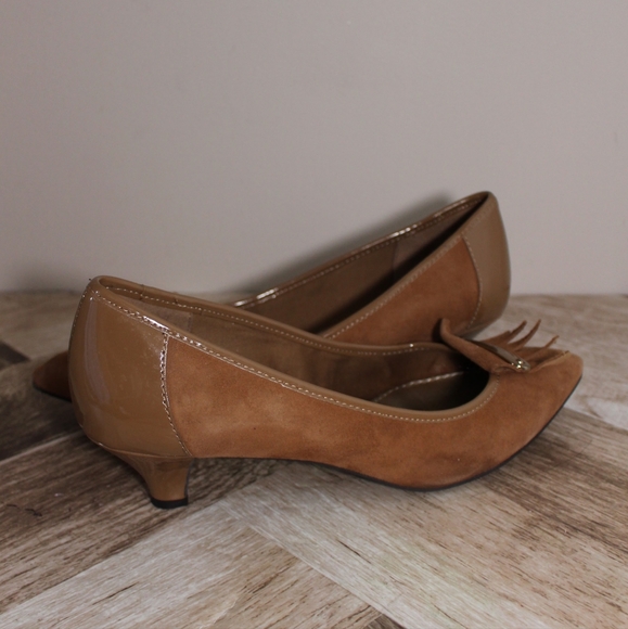 Anne Klein Brown Suede Kitten Heels - Picture 5 of 6